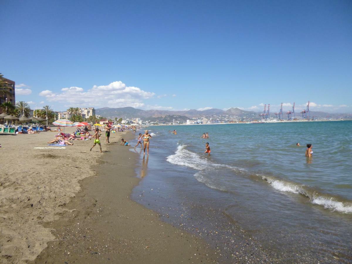 On The Beach! Frente Al Paseo Maritimo, Parking Y Piscina Málaga Buitenkant foto